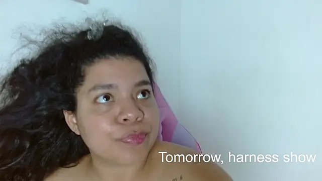 yulissa18 online show from 4, 12, 2024