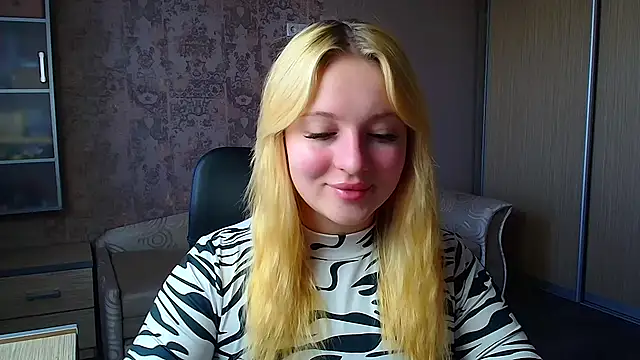 Snapshot of Milka_kiss_ chatting on 8, 5, 2026 Milka kiss online show from 8, 5, 2026