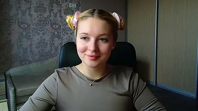 Snapshot of Milka_kiss_ chatting on 16, 5, 2026 Milka kiss online show from 16, 5, 2026