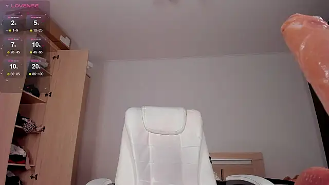 mirida fox online show from 1, 3, 2025