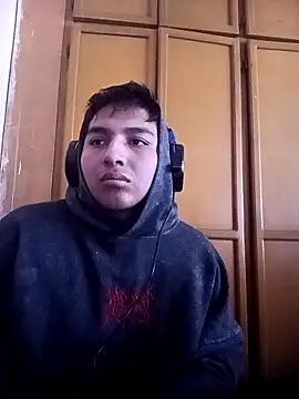 Snapshot of LoganFinds chatting on 28, 10, 2025 LoganFinds online show from 28, 10, 2025