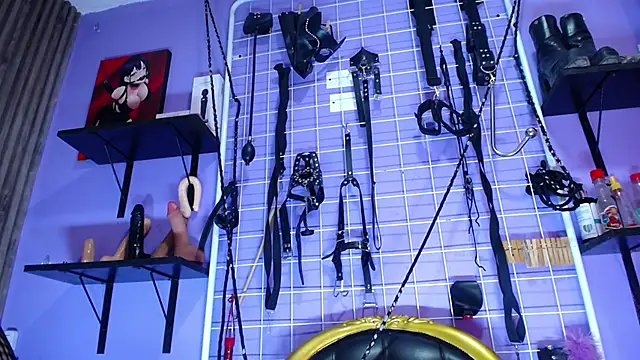 Snapshot of _candy_bdsm_ chatting on 15, 4, 2026 candy bdsm online show from 15, 4, 2026