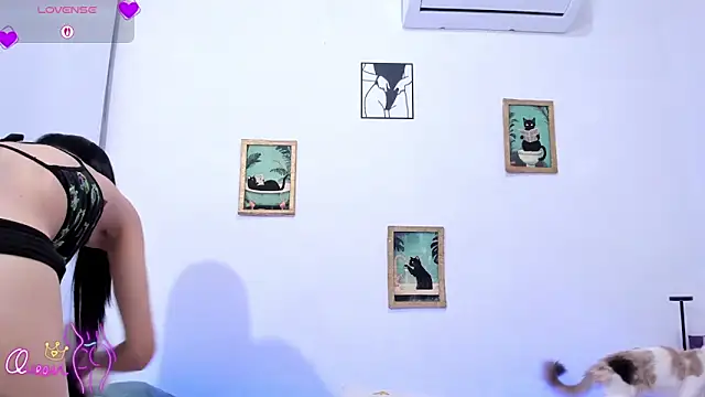 LilitRobins online show from 11, 7, 2026
