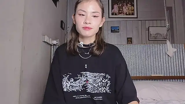 Snapshot of alicekiit chatting on 4, 4, 2026 alicekiit online show from 4, 4, 2026