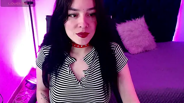 Snapshot of katty_8 chatting on 14, 12, 2024 katty 8 online show from 14, 12, 2024