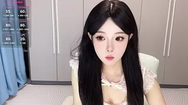 Snapshot of Q-ing chatting on 13, 9, 2025 Q-ing online show from 13, 9, 2025