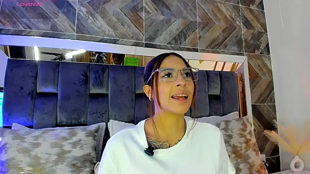 TaniaSmith1 online show from 30, 11, 2025