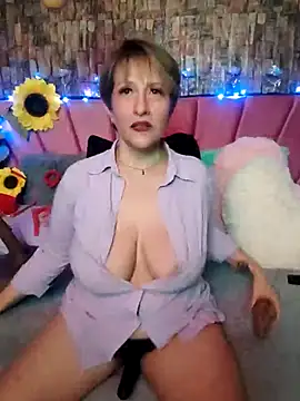 Isabelle Lov18 online show from 3, 3, 2025