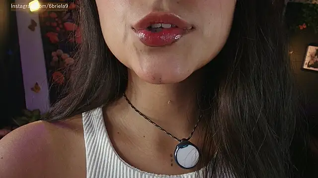 Snapshot of 6Briela9_ chatting on 2, 4, 2026 6Briela9 online show from 2, 4, 2026