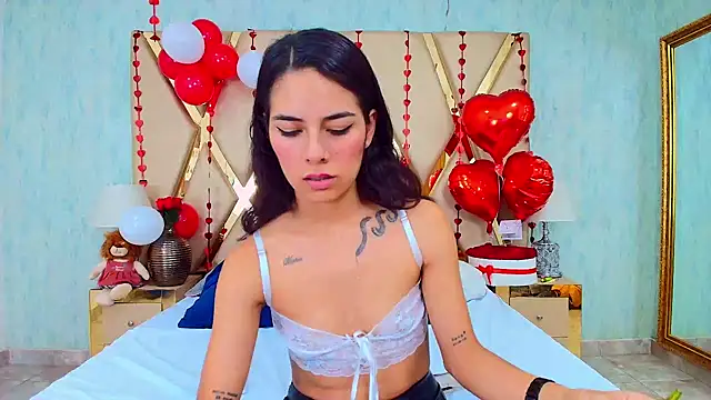 Snapshot of NicoleEsposito chatting on 15, 2, 2025 NicoleEsposito online show from 15, 2, 2025