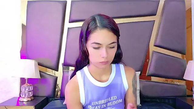 Snapshot of NicoleEsposito chatting on 10, 9, 2025 NicoleEsposito online show from 10, 9, 2025