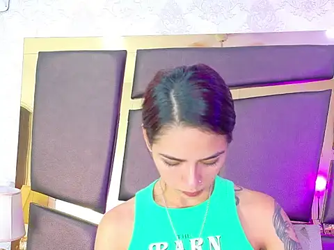 Snapshot of NicoleEsposito chatting on 26, 9, 2025 NicoleEsposito online show from 26, 9, 2025