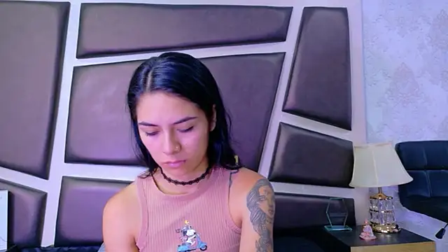 Snapshot of NicoleEsposito chatting on 17, 6, 2026 NicoleEsposito online show from 17, 6, 2026
