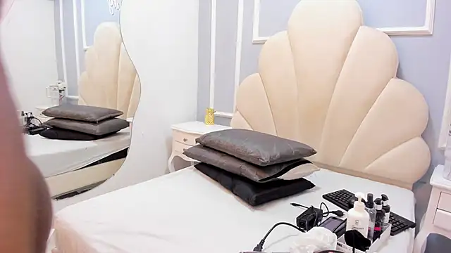 Maddyjohnsonn online show from 15, 1, 2025