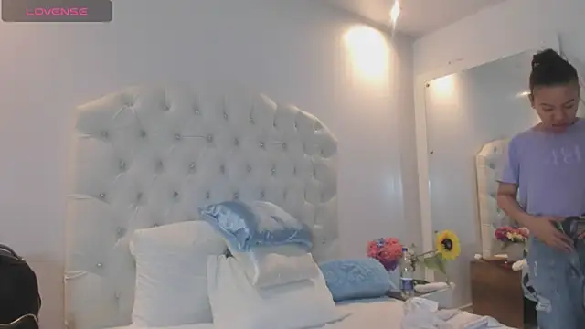 Snapshot of brithany_rousee chatting on 2, 12, 2025 brithany rousee online show from 2, 12, 2025