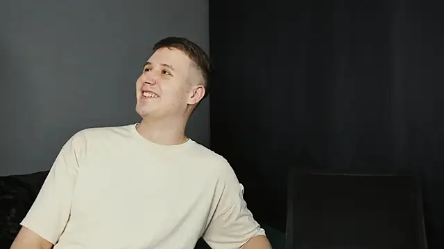 Snapshot of Pinku_kitsune chatting on 21, 3, 2025 Pinku kitsune online show from 21, 3, 2025