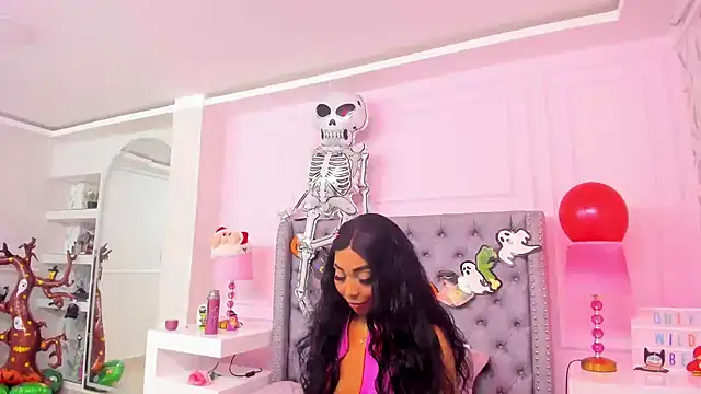 HaileeRoberts online show from 29, 10, 2025