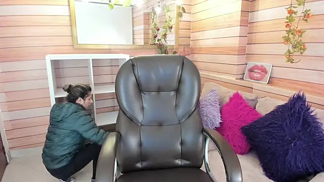 Victoria collins 1 online show from 28, 3, 2026