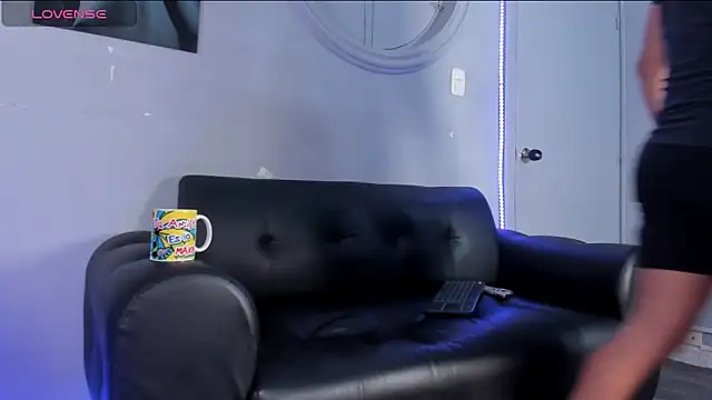 Cristopher strong online show from 7, 11, 2025