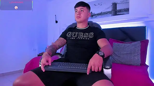 Snapshot of Cristopher_strong chatting on 26, 4, 2026 Cristopher strong online show from 26, 4, 2026