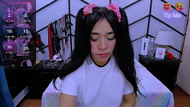 AlanaLuck online show from 3, 3, 2025