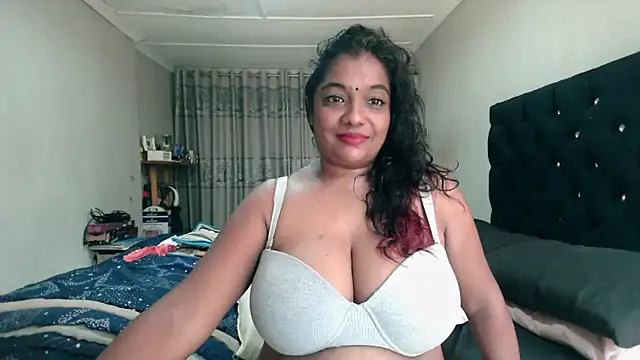 Indianmayaxoxo online show from 4, 2, 2026