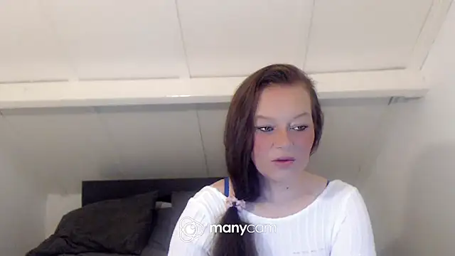 Snapshot of roxanna24 chatting on 22, 2, 2026 roxanna24 online show from 22, 2, 2026