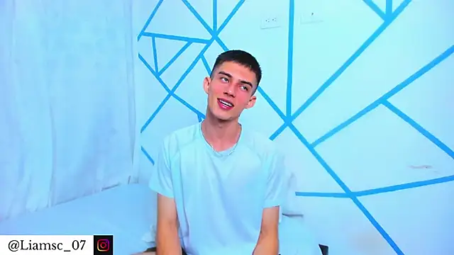 Snapshot of liam_scott77 chatting on 22, 12, 2025 liam scott77 online show from 22, 12, 2025