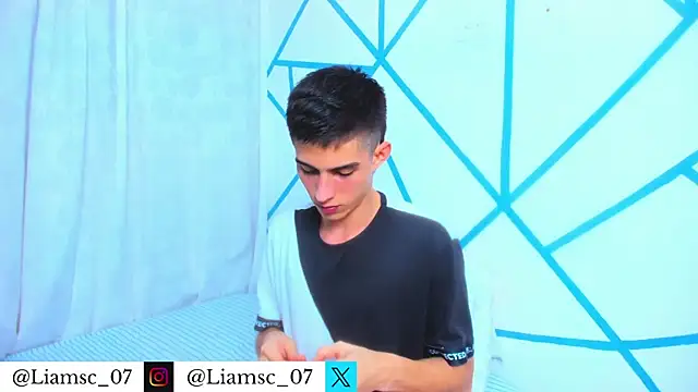 Snapshot of liam_scott77 chatting on 22, 12, 2025 liam scott77 online show from 22, 12, 2025