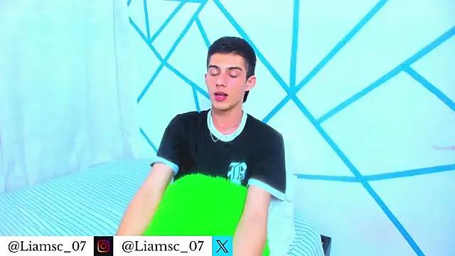 Snapshot of liam_scott77 chatting on 8, 1, 2026 liam scott77 online show from 8, 1, 2026