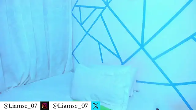 Snapshot of liam_scott77 chatting on 17, 4, 2026 liam scott77 online show from 17, 4, 2026