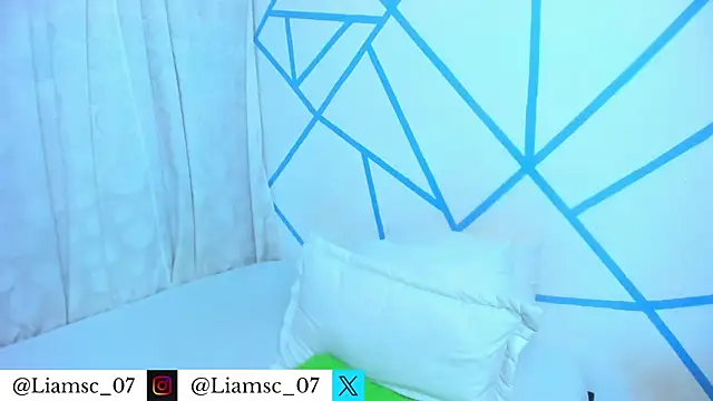 Snapshot of liam_scott77 chatting on 8, 7, 2026 liam scott77 online show from 8, 7, 2026