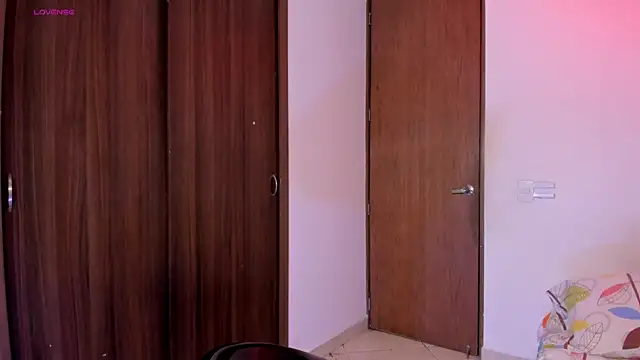 Apriilpeach  online show from 14, 2, 2026