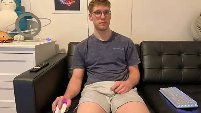 Snapshot of BlueEyedTallGuy94 chatting on 12, 1, 2025 BlueEyedTallGuy94 online show from 12, 1, 2025