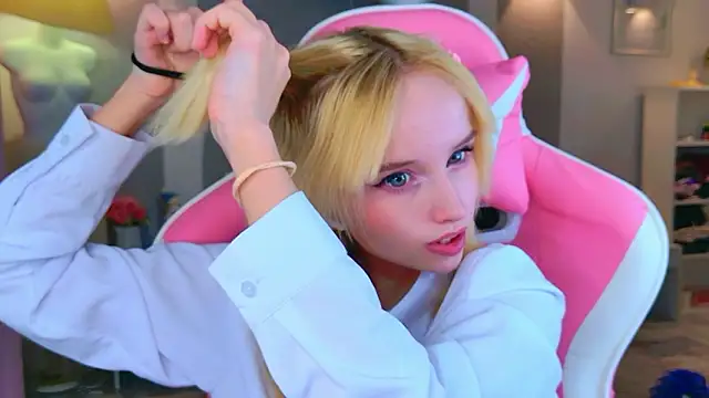 b4by LoL1 online show from 13, 2, 2026