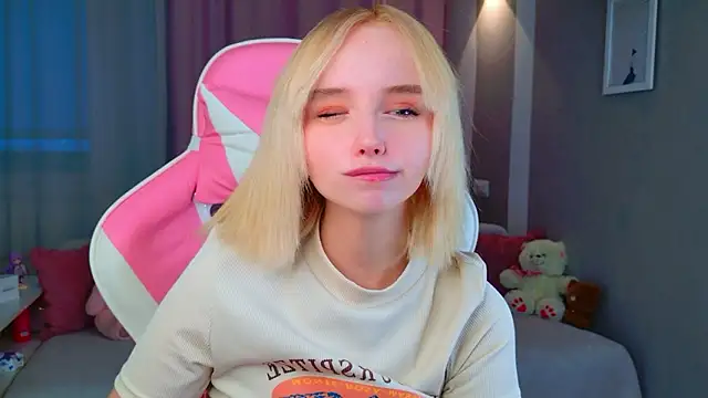 Snapshot of b4by_LoL1 chatting on 11, 3, 2026 b4by LoL1 online show from 11, 3, 2026