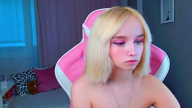 Snapshot of b4by_LoL1 chatting on 17, 3, 2026 b4by LoL1 online show from 17, 3, 2026