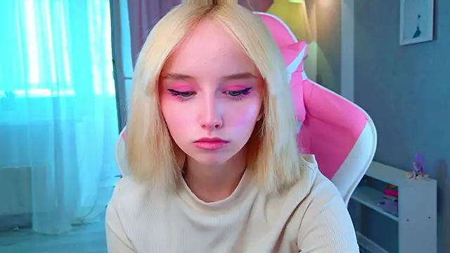 Snapshot of b4by_LoL1 chatting on 20, 3, 2026 b4by LoL1 online show from 20, 3, 2026