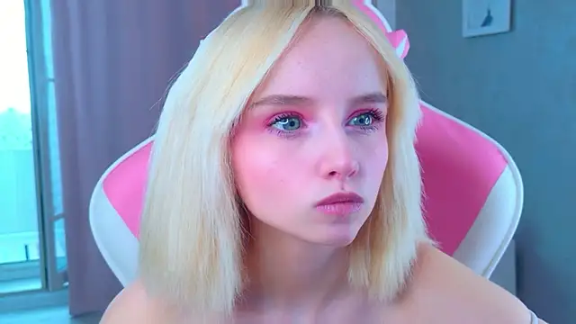 Snapshot of b4by_LoL1 chatting on 3, 4, 2026 b4by LoL1 online show from 3, 4, 2026