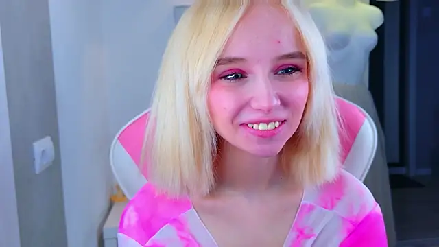 Snapshot of b4by_LoL1 chatting on 14, 4, 2026 b4by LoL1 online show from 14, 4, 2026