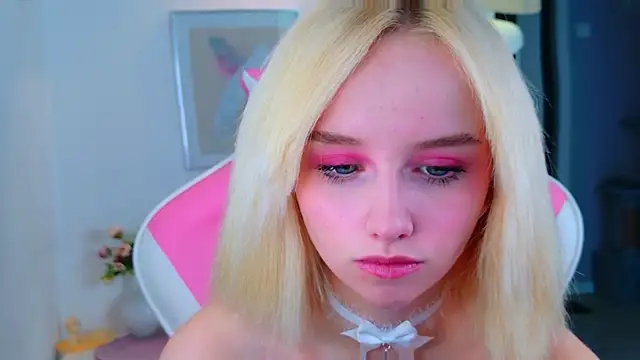 Snapshot of b4by_LoL1 chatting on 16, 4, 2026 b4by LoL1 online show from 16, 4, 2026