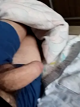 Snapshot of Grig1982 chatting on 21, 11, 2025 Grig1982 online show from 21, 11, 2025