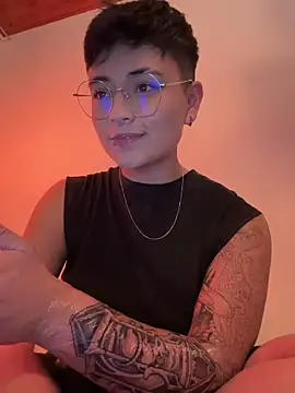 Ashley Chriss online show from 15, 1, 2025