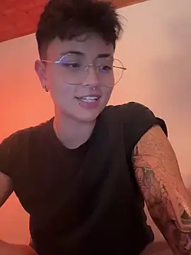 Ashley Chriss online show from 17, 1, 2025