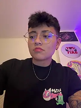 Ashley Chriss online show from 7, 2, 2025