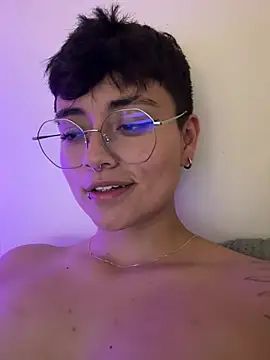 Ashley Chriss online show from 22, 2, 2025