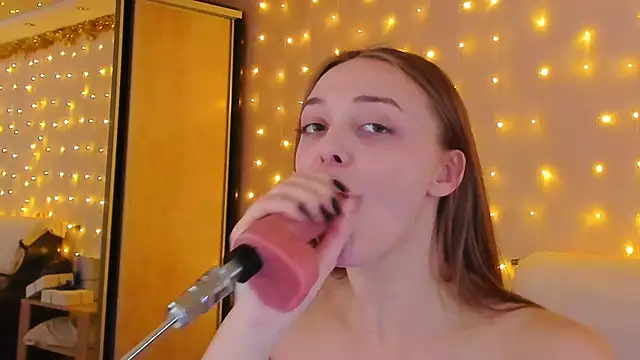 May Flower online show from 2, 1, 2025