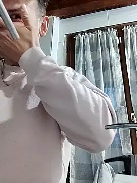 Snapshot of TheKing966 chatting on 22, 4, 2026 TheKing966 online show from 22, 4, 2026