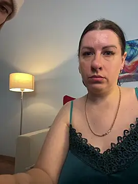 Evelinia online show from 18, 2, 2025