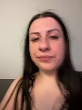 Evelinia online show from 3, 3, 2025